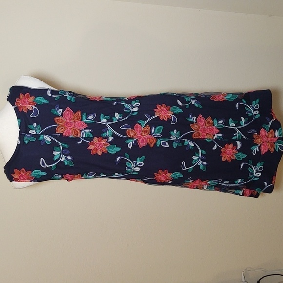 Signature by Robbie Bee Sleeveless Emroidered Women's Shift - Picture 4 of 5